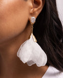 Paparazzi Jewelry Corps de Ballet - Gold Earrings - Pure Elegance by Kym