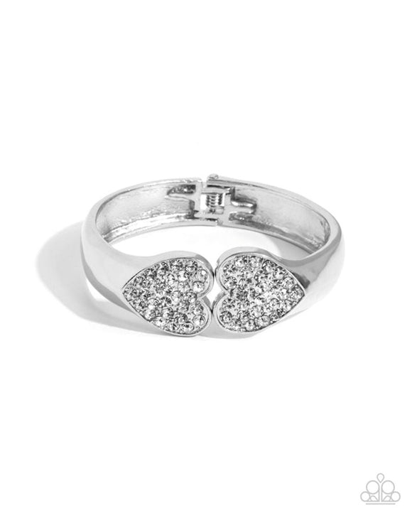 Paparazzi Jewelry Romantic Rhapsody - White Bracelet