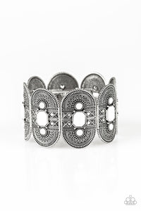 Paparazzi Accessories Turn Up The TROPICAL Heat White Bracelet - Pure Elegance by Kym