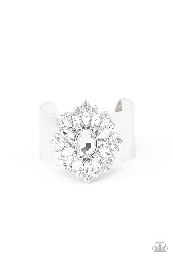Paparazzi Accessories The Fashionmonger White Bracelet - Pure Elegance by Kym