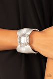 Paparazzi Jewelry Lights, SELFIE, Action! - Silver Bracelet - Pure Elegance by Kym