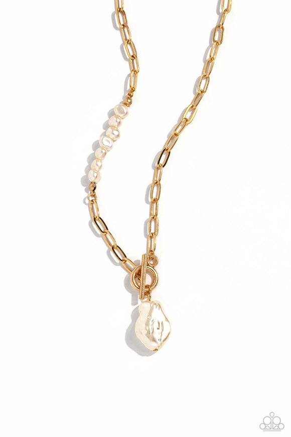 Paparazzi Jewelry Courting Cosmopolitan - Gold Necklace - Pure Elegance by Kym
